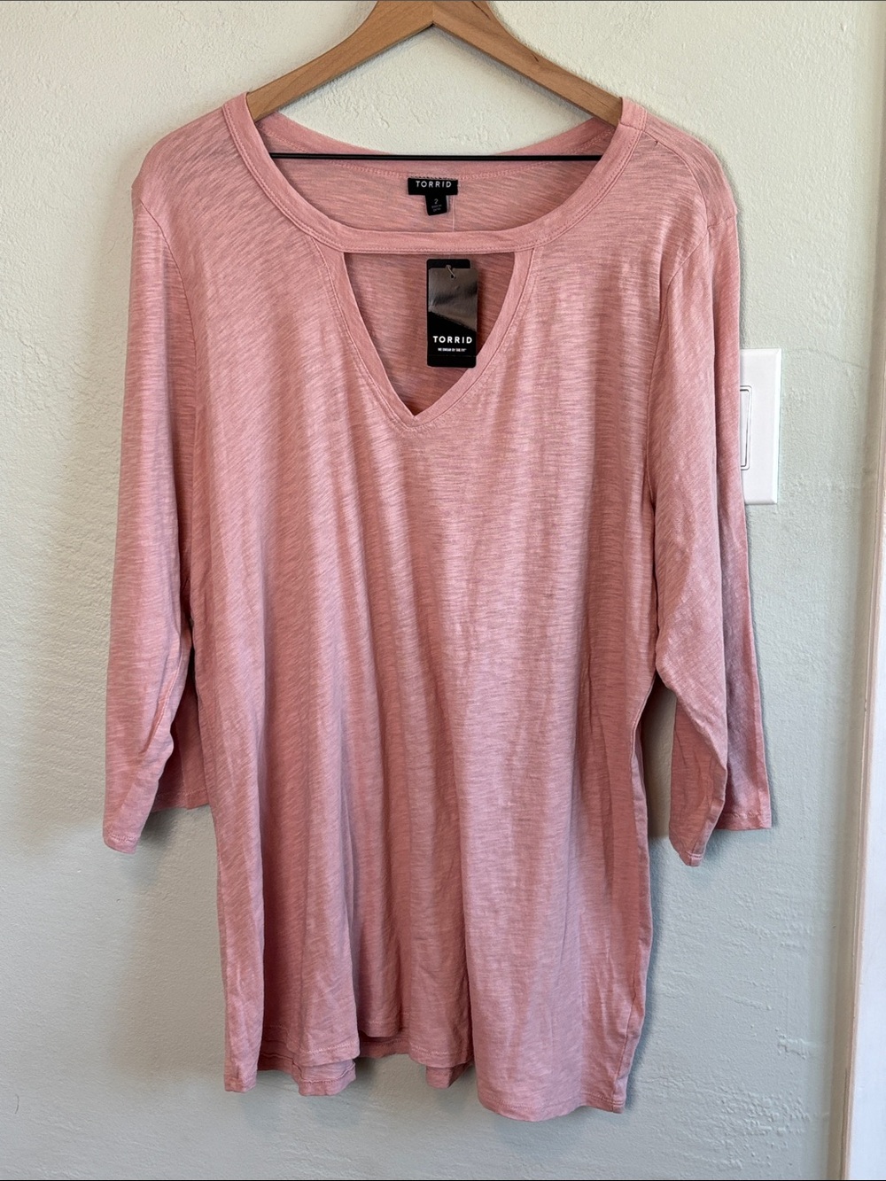 Bundle 2/$30! NEW Torrid brand Sz 2 18-20 Dusty Rose V-Neck 3/4 Sleeve Top
